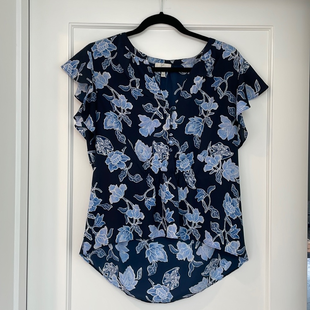 Joie short sleeve blouse. Size M.